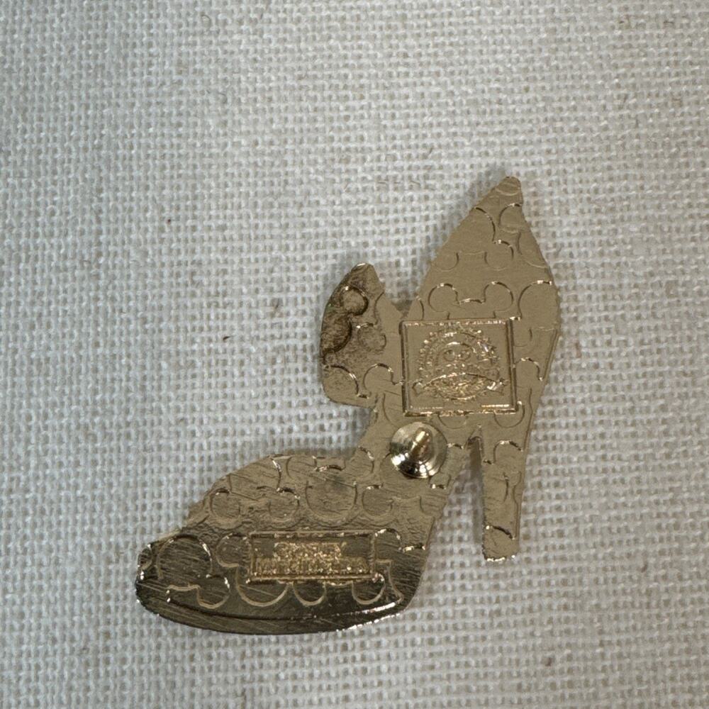 Disney Princess High Heels Pin Set Of 7 - Picture 16 of 16
